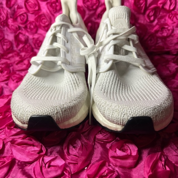 Womens ULTRABOOST 1.0 SHOES - Picture 5 of 9